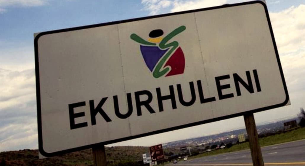 A road sign indicating the border of Ekurhuleni municipality.